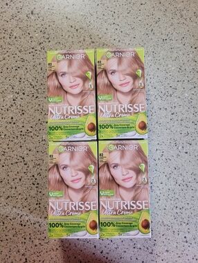 (4) GARNIER Nutrisse Ultra Creme Permanent Hair Color Dye #82 CHAMPAGNE BLONDE
